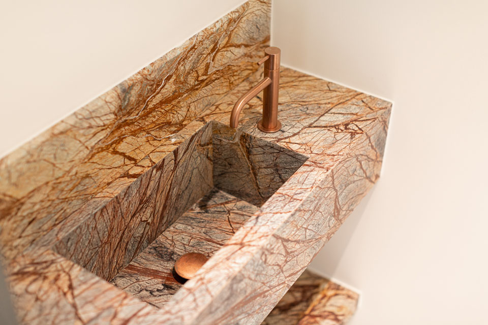 marmeren wc wastafel